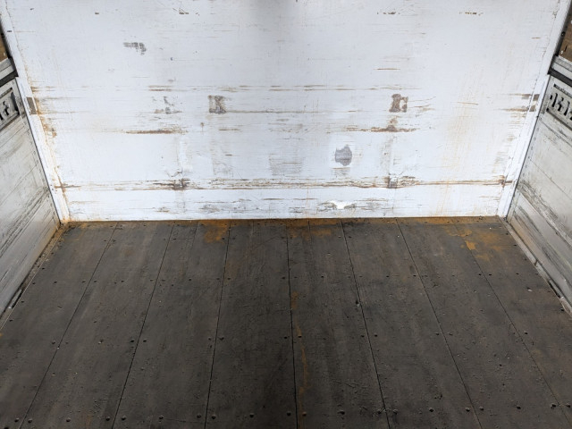 UDトラックス（日産） クオン 大型 ウィング QKG-CD5ZA(97959) 23枚目