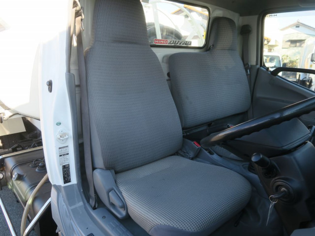 日野 デュトロ 小型 タンクローリー TKG-XZU685M(97968) 35枚目