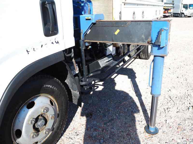 いすゞ エルフ 小型 平ボディ（クレーン付） TKG-NMR85AN(97977) 12枚目