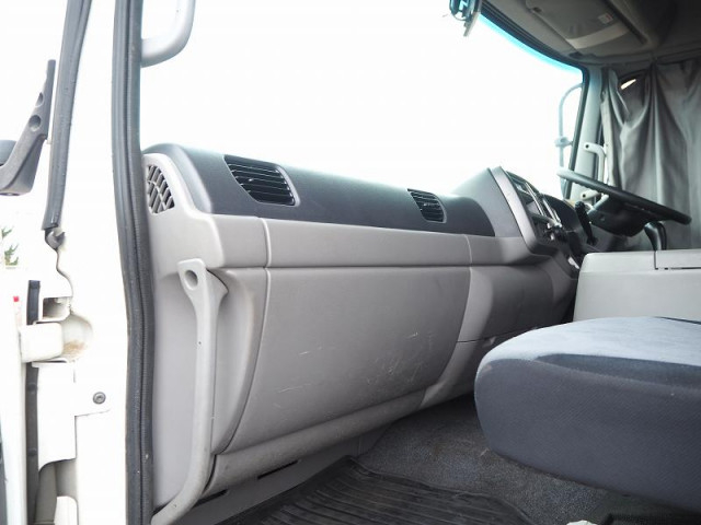 UDトラックス（日産） コンドル 増トン 平ボディ（クレーン付） QDG-PW39L(97976) 44枚目