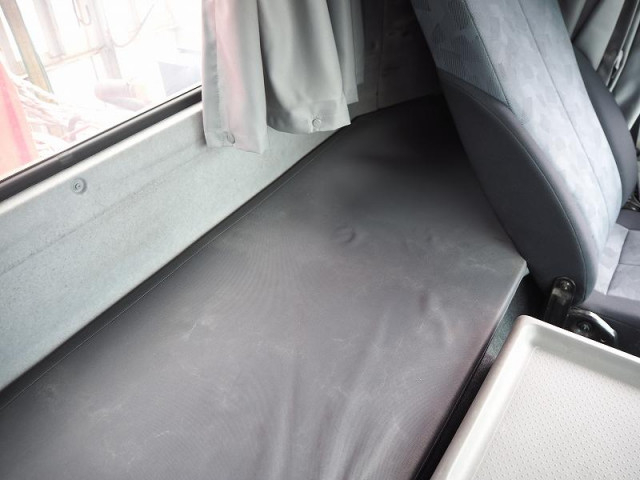 UDトラックス（日産） コンドル 増トン 平ボディ（クレーン付） QDG-PW39L(97976) 49枚目