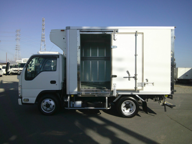 いすゞ エルフ 小型 冷蔵冷凍バン TKG-NHS85AN(97980) 9枚目