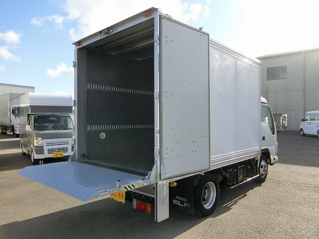いすゞ エルフ 小型 バン TKG-NJR85AN(97986) 11枚目