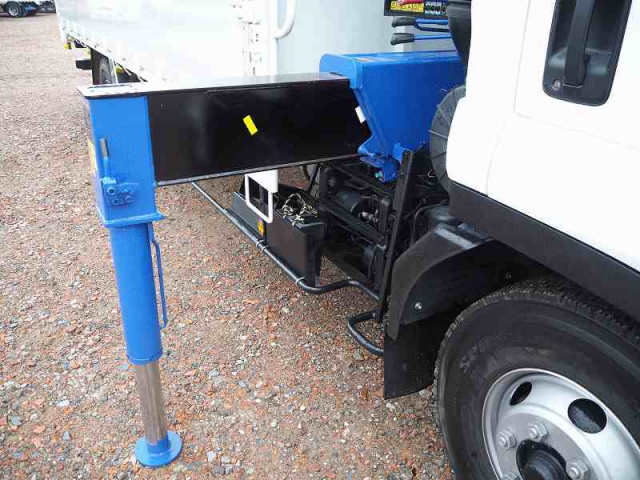 いすゞ フォワード 中型 平ボディ（クレーン付） TKG-FRR90S1(97987) 9枚目