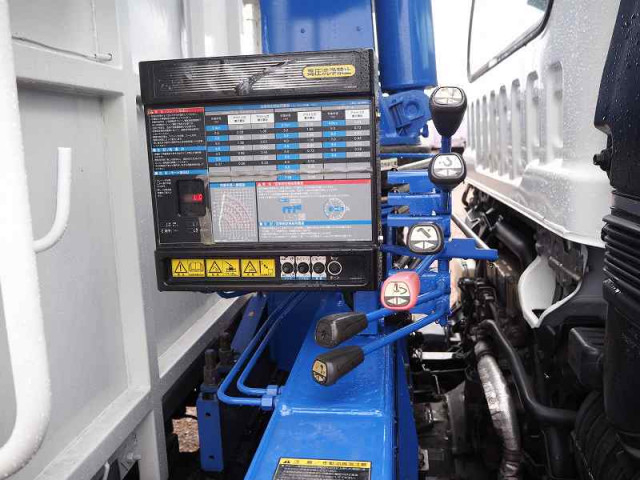 いすゞ フォワード 中型 平ボディ（クレーン付） TKG-FRR90S1(97987) 10枚目