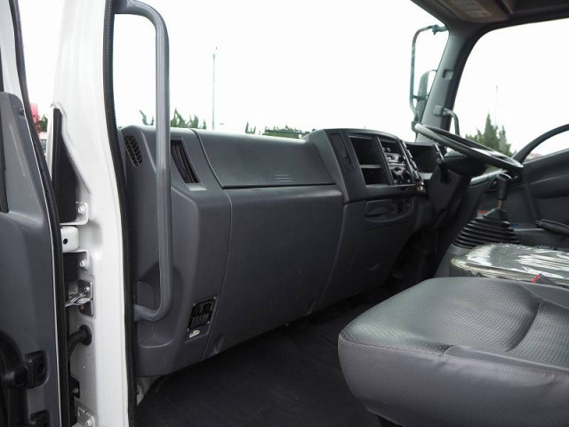 いすゞ フォワード 中型 平ボディ（クレーン付） TKG-FRR90S1(97987) 44枚目