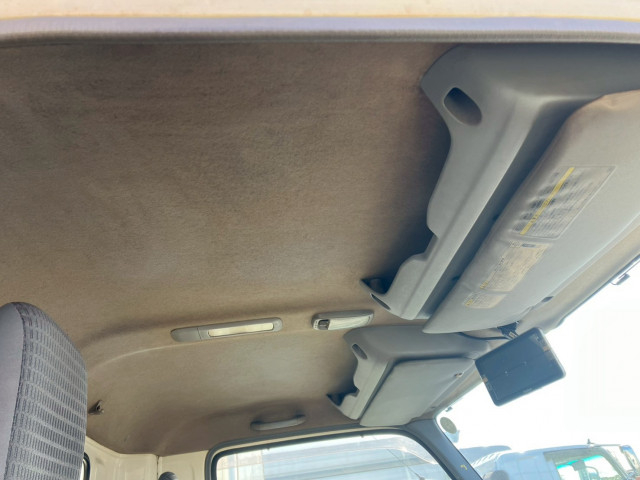 日野 デュトロ 小型 バン TKG-XZU710M(97994) 33枚目