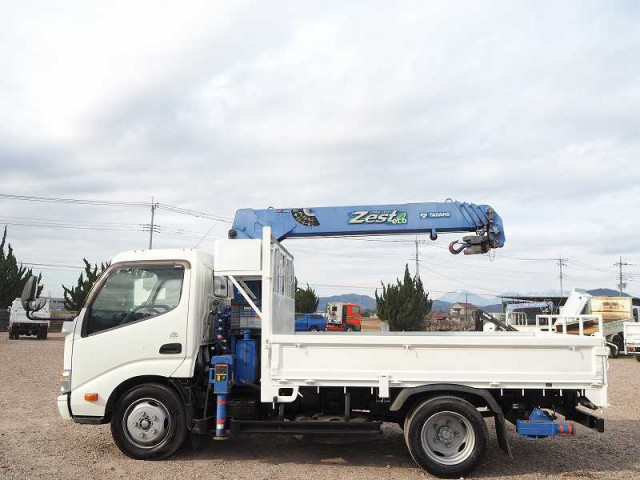 日野 デュトロ 小型 平ボディ（クレーン付） TKG-XZU640M(97996) 25枚目