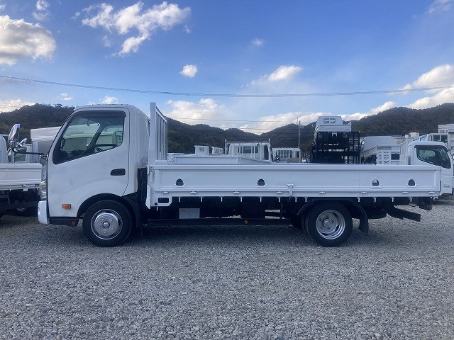 日野 デュトロ 小型 平ボディ SKG-XZC710M(98001) 4枚目