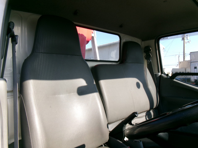 日野 デュトロ 小型 平ボディ（クレーン付） SKG-XZU650M(98002) 8枚目