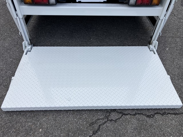 いすゞ エルフ 小型 平ボディ BKG-NKR85A(98012) 24枚目