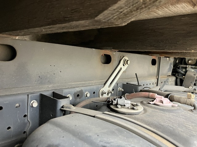 いすゞ エルフ 小型 平ボディ BKG-NKR85A(98012) 26枚目