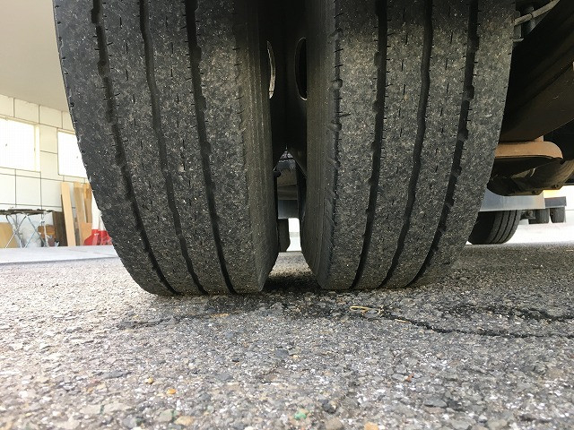 いすゞ エルフ 小型 平ボディ BKG-NKR85A(98012) 45枚目