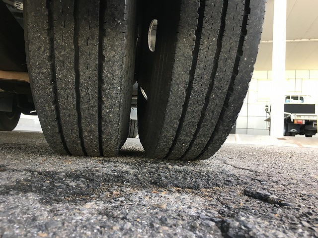 いすゞ エルフ 小型 平ボディ BKG-NKR85A(98012) 46枚目