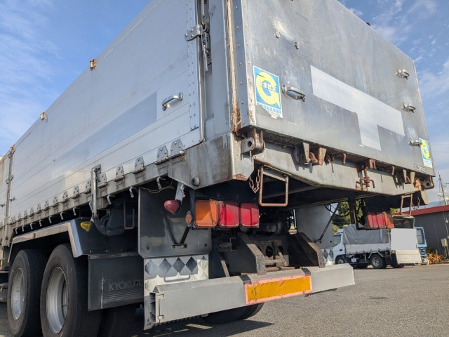 いすゞ ギガ 大型 土砂ダンプ PDG-CYM77R8(98038) 7枚目