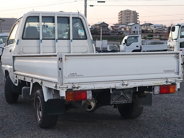 トヨタ タウンエース 小型 平ボディ GK-KM75(98041) 3枚目