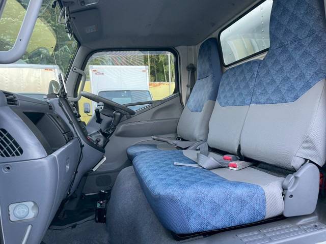 三菱ふそう キャンター 小型 バン PA-FE70EB(98046) 26枚目