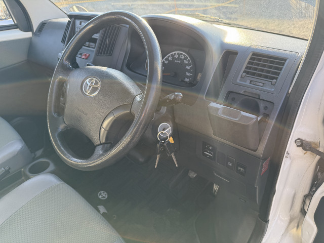 トヨタ ライトエース 小型 平ボディ DBF-S412U(97200) 15枚目