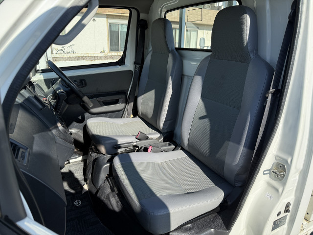 トヨタ ライトエース 小型 平ボディ DBF-S412U(97200) 17枚目