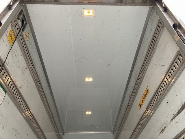 三菱ふそう キャンター 小型 バン TPG-FEA50(98073) 24枚目