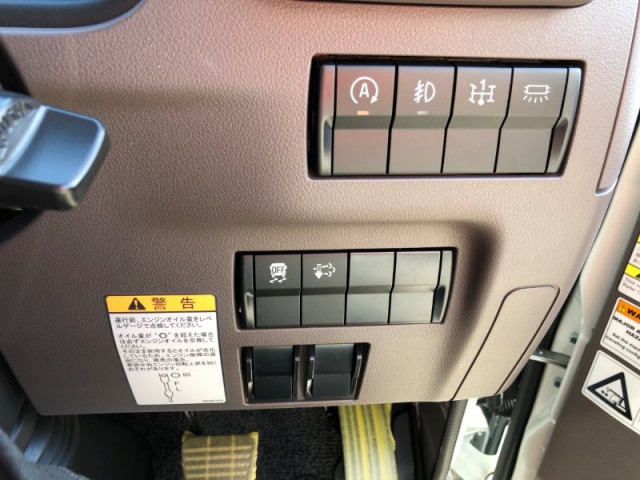 三菱ふそう キャンター 小型 平ボディ（クレーン付） 2PG-FEB80(98092) 11枚目