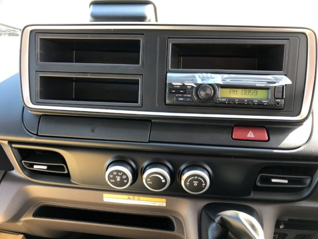 三菱ふそう キャンター 小型 平ボディ（クレーン付） 2PG-FEB80(98092) 12枚目