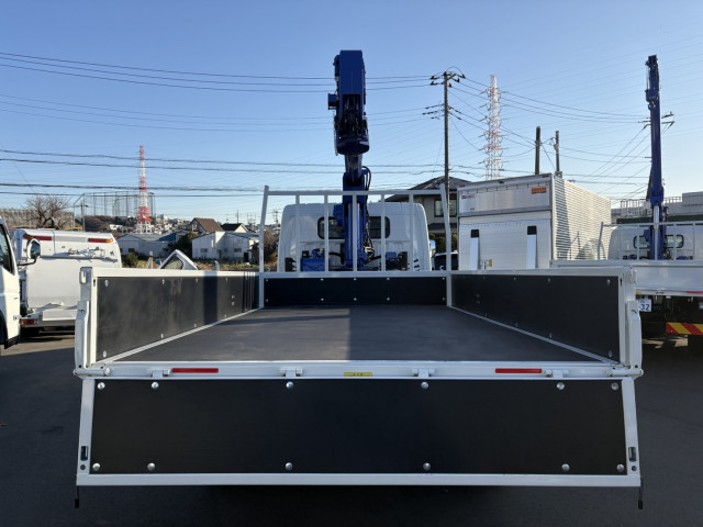 三菱ふそう キャンター 小型 平ボディ（クレーン付） 2PG-FEB80(98093) 9枚目