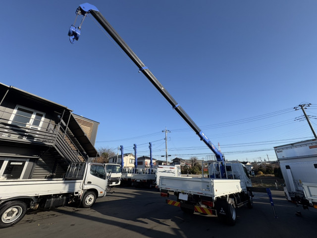 三菱ふそう キャンター 小型 平ボディ（クレーン付） 2PG-FEB80(98093) 14枚目
