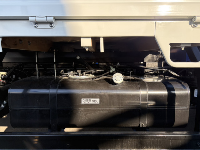 三菱ふそう キャンター 小型 平ボディ（クレーン付） 2PG-FEB80(98093) 27枚目