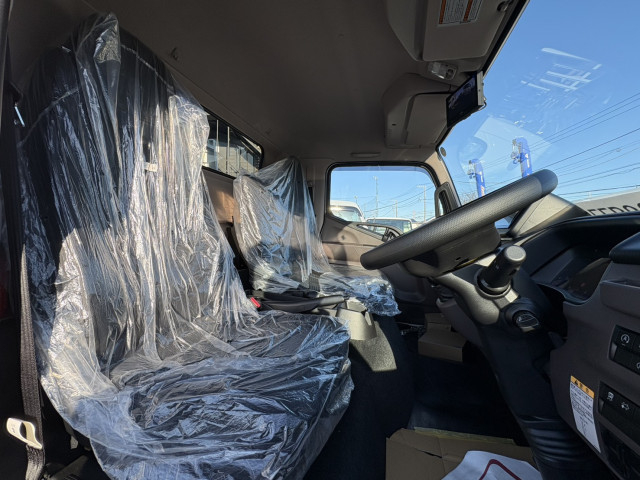 三菱ふそう キャンター 小型 平ボディ（クレーン付） 2PG-FEB80(98093) 30枚目