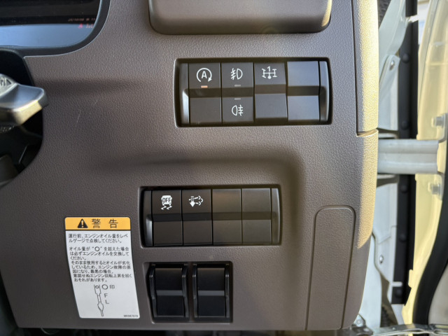 三菱ふそう キャンター 小型 平ボディ（クレーン付） 2PG-FEB80(98093) 33枚目