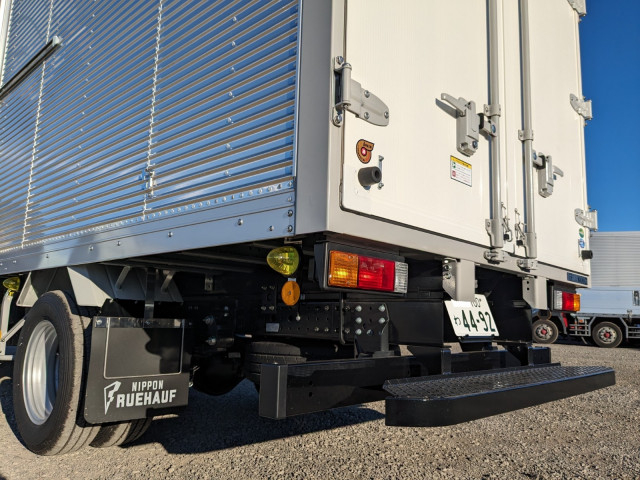 三菱ふそう キャンター 小型 バン 2RG-FEAV0(98099) 8枚目