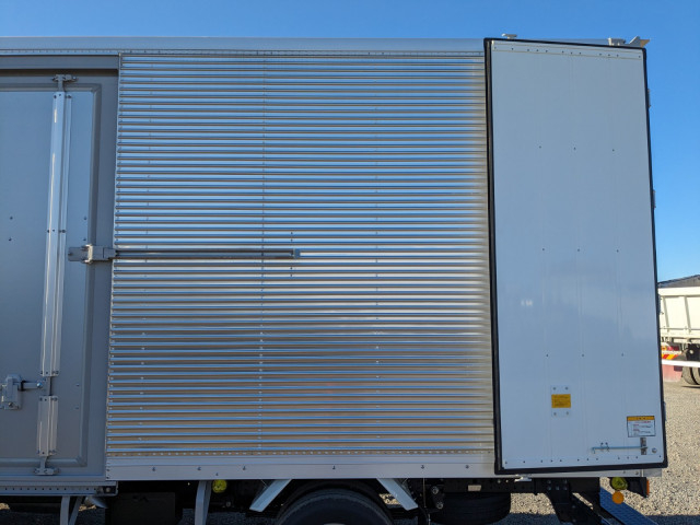 三菱ふそう キャンター 小型 バン 2RG-FEAV0(98099) 20枚目