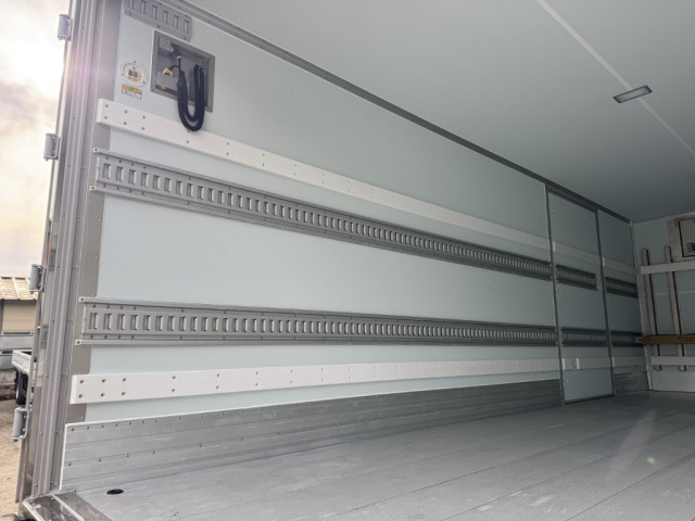 日野 レンジャー 中型 冷蔵冷凍バン 2KG-FD2ABG(98102) 13枚目