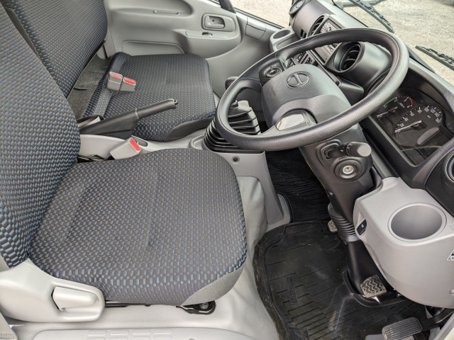 日野 デュトロ 小型 バン 2KG-XZU655M(98104) 32枚目