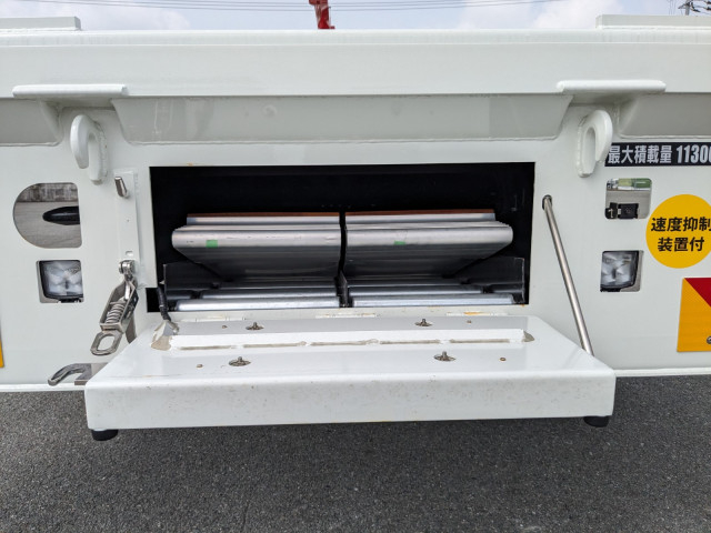 三菱ふそう スーパーグレート 大型 平ボディ（クレーン付） 2KG-FS70HZ(98106) 17枚目