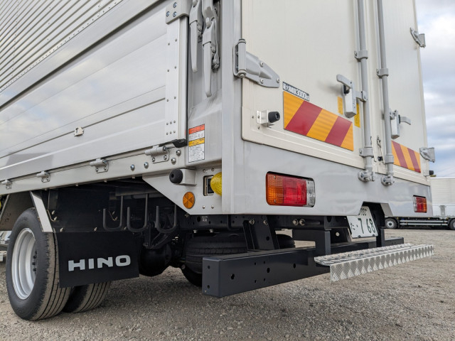 日野 デュトロ 小型 ウィング 2KG-XZU712M(98108) 8枚目