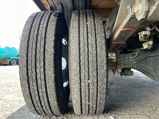 いすゞ エルフ 小型 平ボディ（クレーン付） BDG-NPR85AR(98111) 43枚目