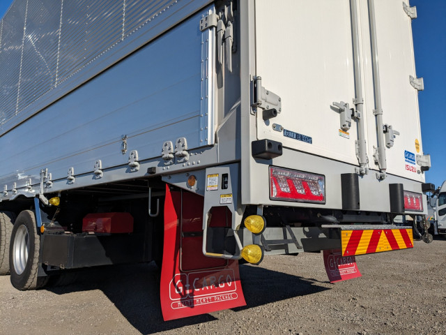 いすゞ ギガ 大型 ウィング 2PG-CYJ77D(98114) 8枚目