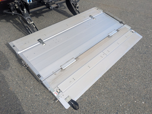 三菱ふそう キャンター 小型 ウィング 2PG-FEB80(98115) 10枚目