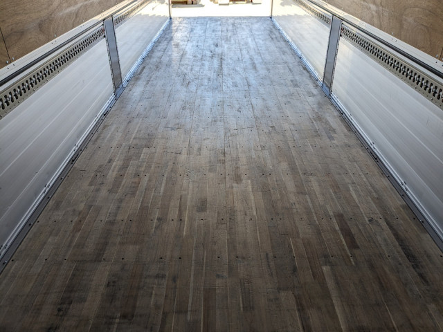 いすゞ ギガ 大型 ウィング 2PG-CYJ77D(98114) 17枚目