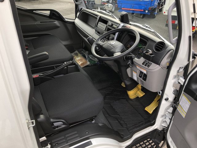 Mitsubishi Fuso canter Small Wing body 2PG-FEB90(98117) 4枚目