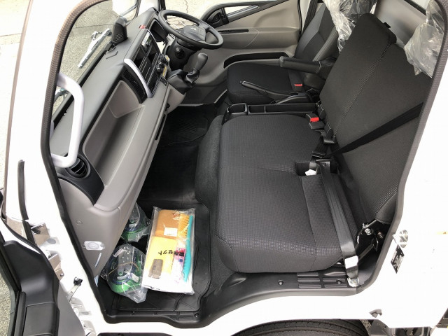 Mitsubishi Fuso canter Small Wing body 2PG-FEB90(98117) 35枚目