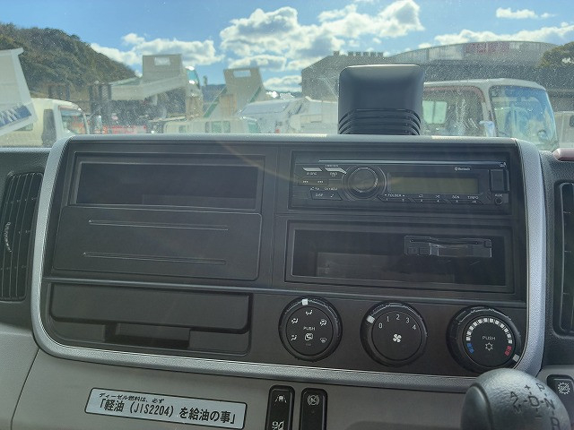 三菱ふそう キャンター 小型 平ボディ 2RG-FEB50(98124) 38枚目