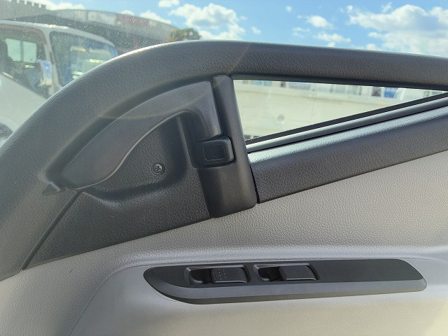 三菱ふそう キャンター 小型 平ボディ 2RG-FEB50(98124) 44枚目