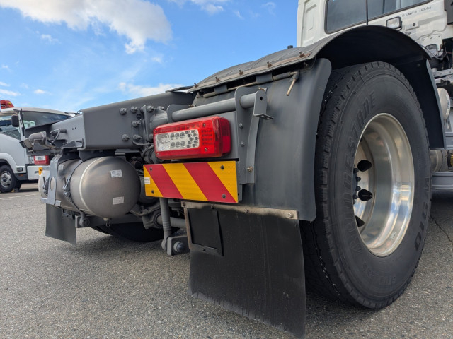 UDトラックス（日産） クオン 大型 トラクタ 2RG-GK5DAB(98128) 8枚目