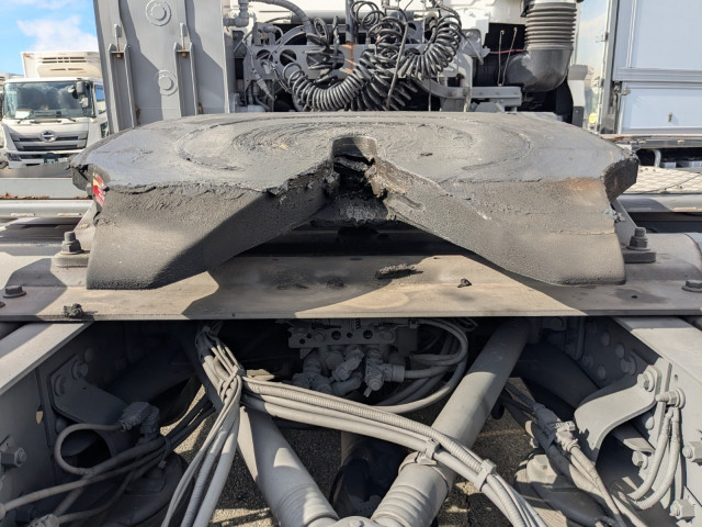 UDトラックス（日産） クオン 大型 トラクタ 2RG-GK5DAB(98128) 10枚目