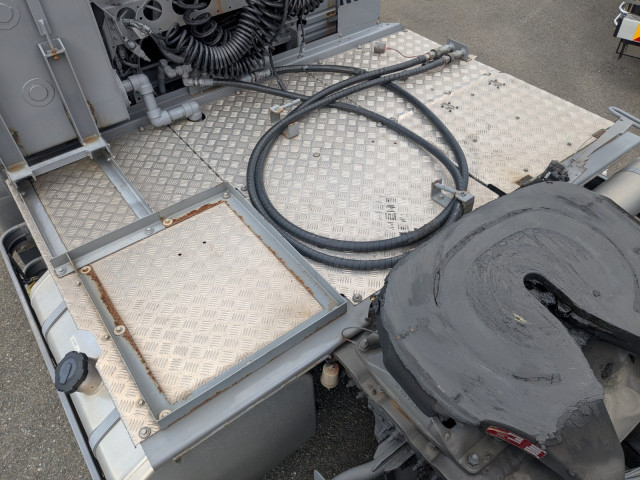 UDトラックス（日産） クオン 大型 トラクタ 2RG-GK5DAB(98128) 14枚目