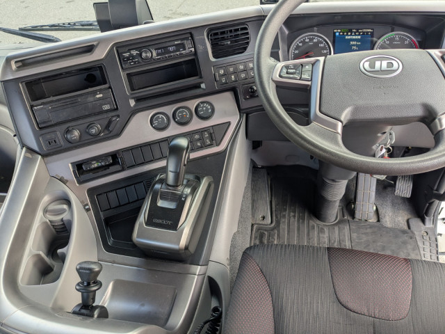 UDトラックス（日産） クオン 大型 トラクタ 2RG-GK5DAB(98128) 29枚目