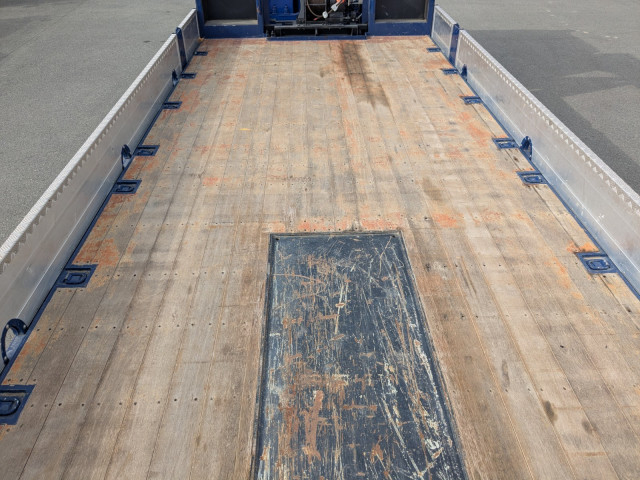 三菱ふそう ファイター 増トン 平ボディ（クレーン付） 2DG-FQ62F(98131) 18枚目